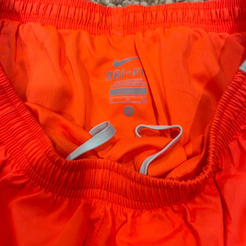 Nike Dri-Fit shorts size S - Picture 3 of 3
